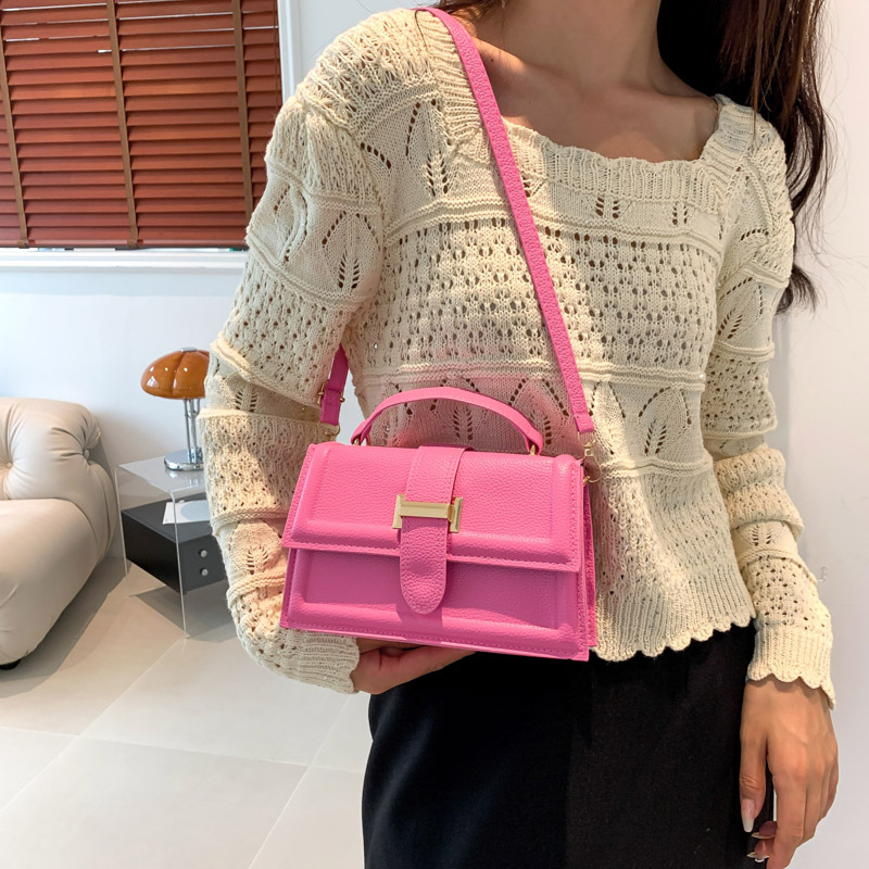 Borsa da donna piccola borsa quadrata 2024 nuova borsa di fascia alta borsa a tracolla borsa decorativa borsa a tracolla con cintura Hong Kong_voghion.com