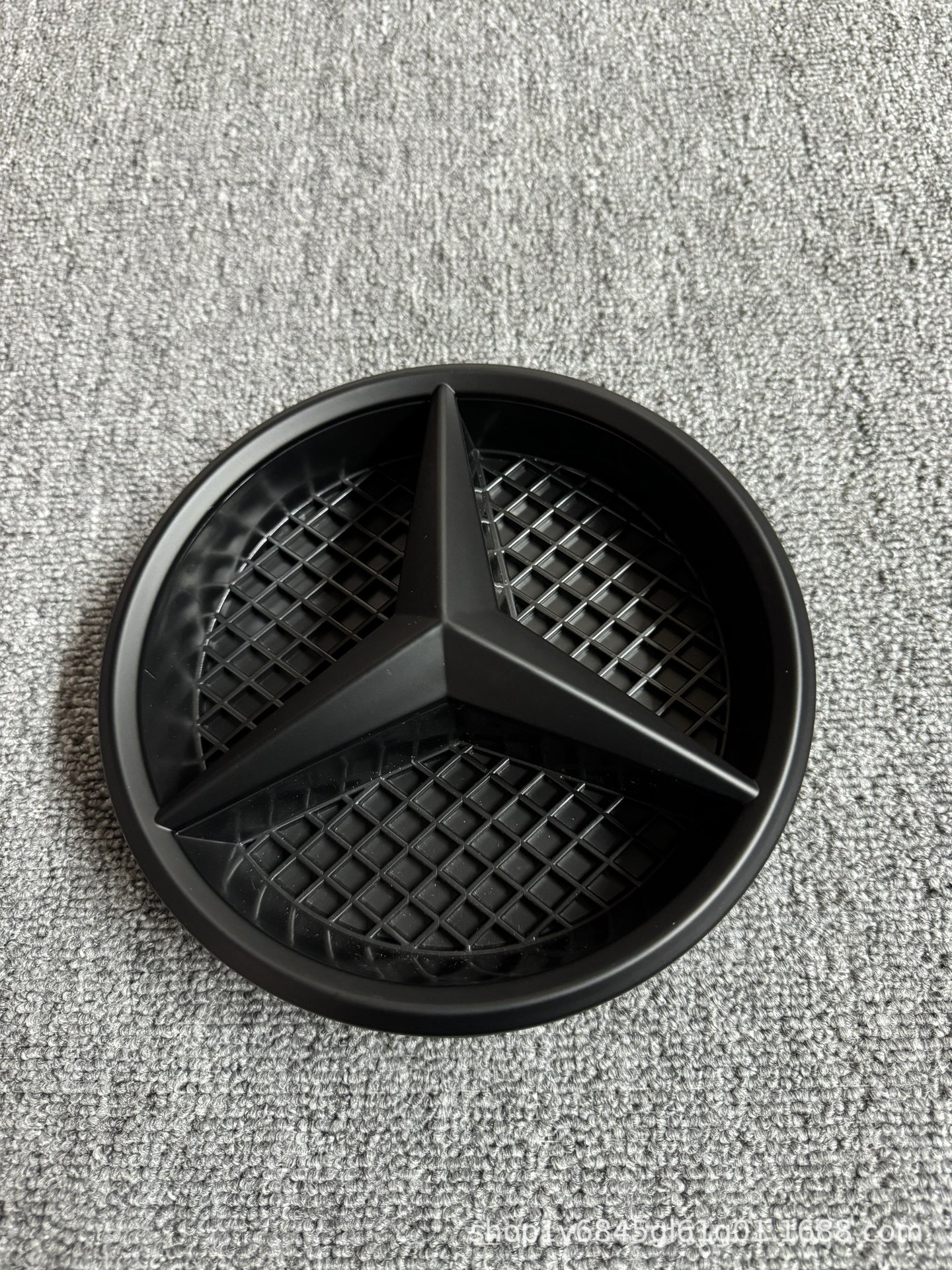 Mercedes-Benz – Front Grille Emblem Car logo - black