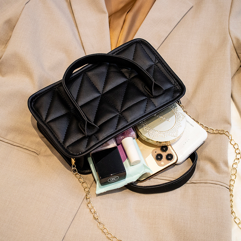 Bolso de las mujeres nuevo estilo acanalado portátil pequeño bolso cuadrado simple caramelo color crossbody bolsa moda personalizada cadena bolso de hombro