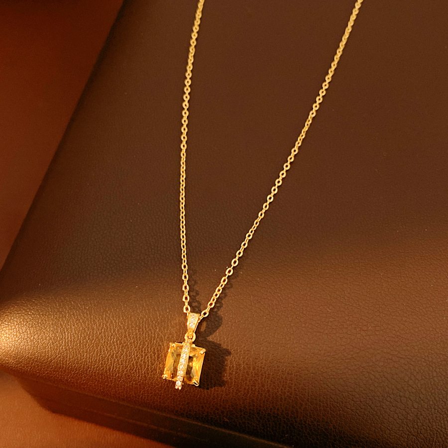 Temperamento exquisito, collar de pendientes retrógrados cuadrados, lujo ligero, nicho, cadena de clavícula, conjunto de joyas al por mayor.