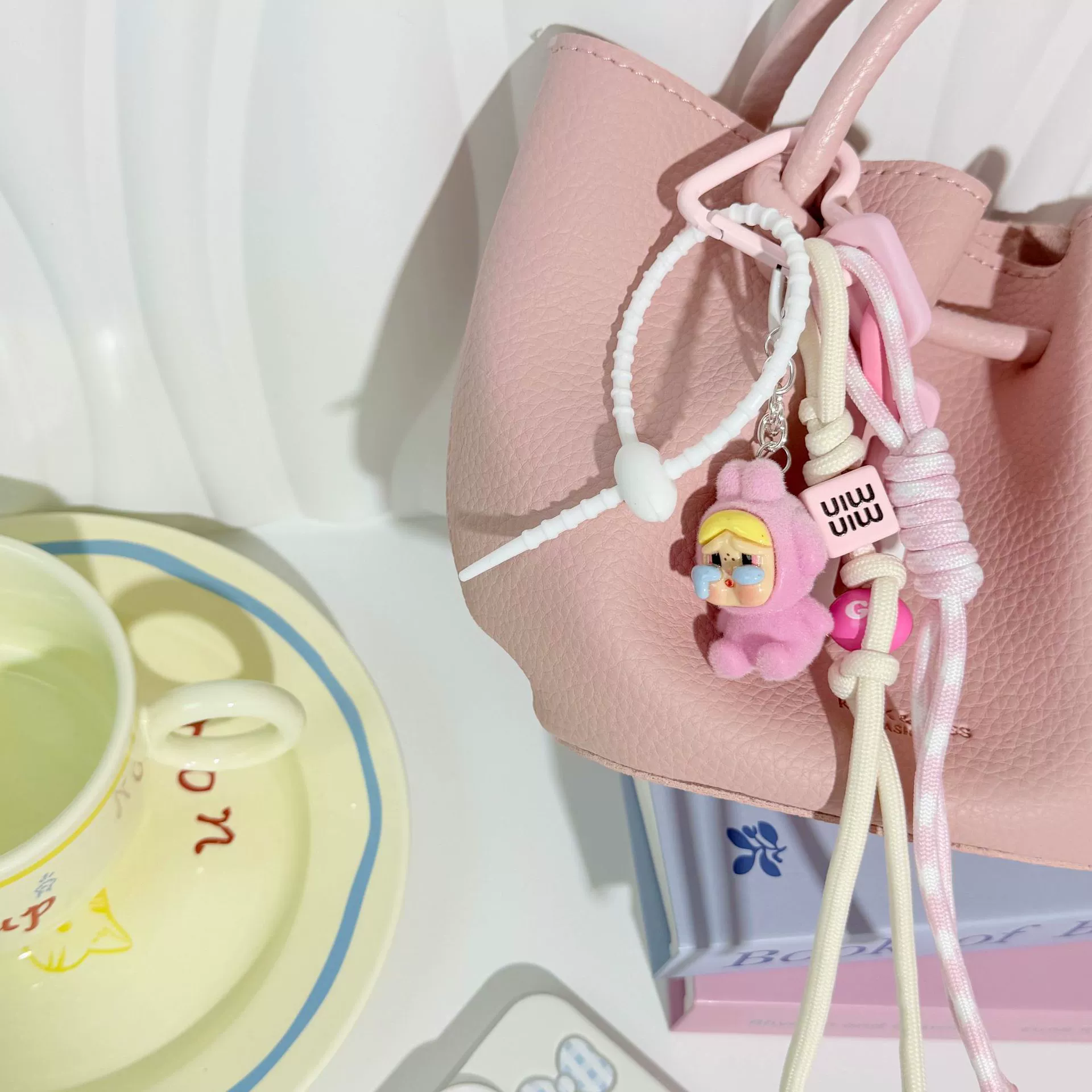 Pop Mart фиолетовый плачущий малыш, плюш, 2025 новый нишевый брелок, производство, прямые продажи, подвеска MiU