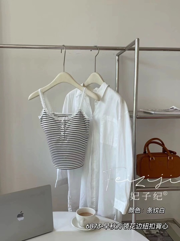 秋冬轻暖衣蕾丝花边纽扣吊带背心女带一体罩杯美背内衣防走光上衣|undefined
