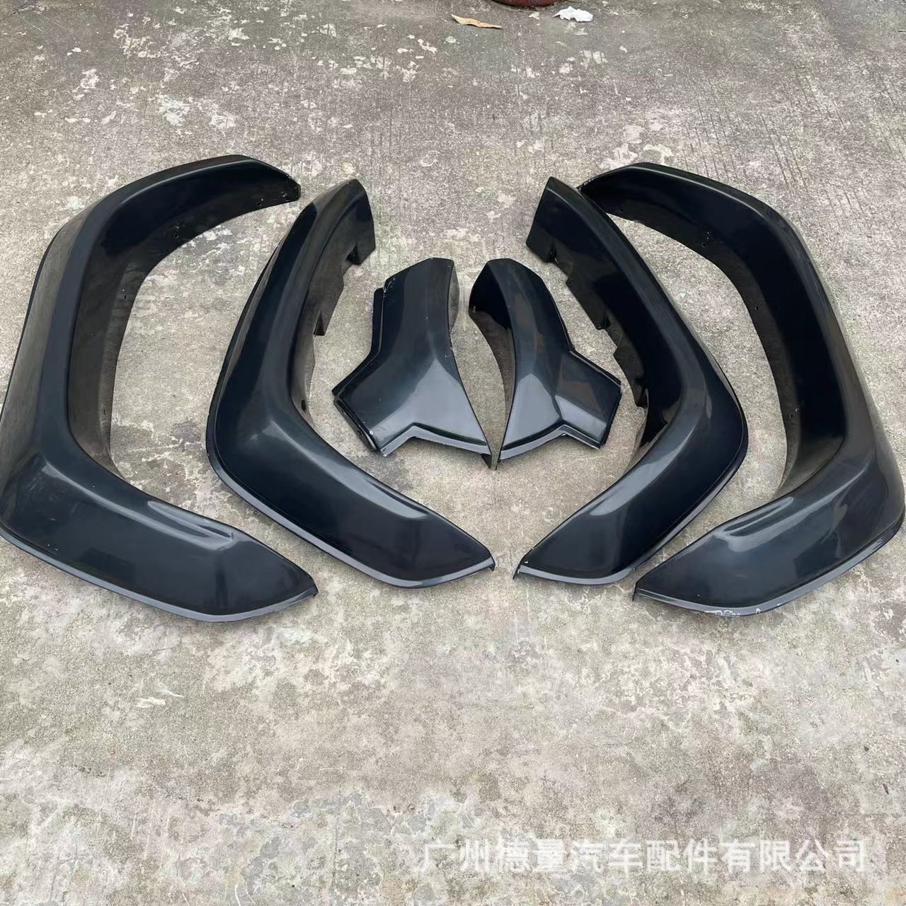 Suitable for Toyota helax Toyota pickup rocco21 car modified original car widened wheel eyebrow Black