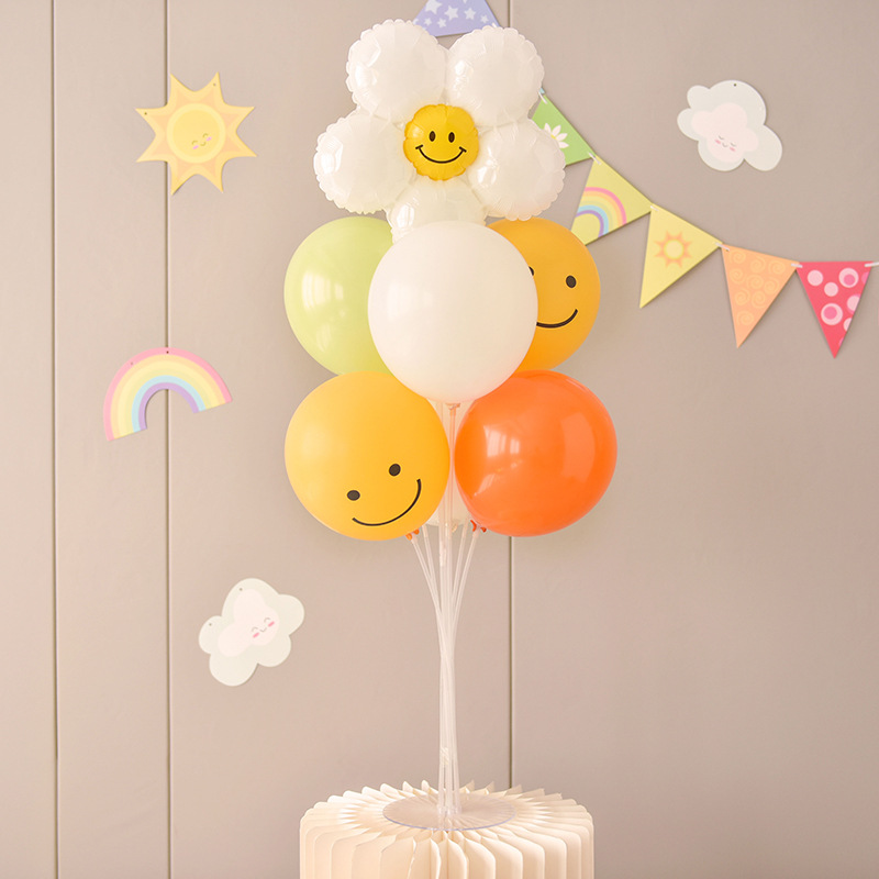 Requisiten für Kindergeburtstage: Picknick-Szene, Tischdekoration mit Luftballons, Fotozubehör_voghion.com