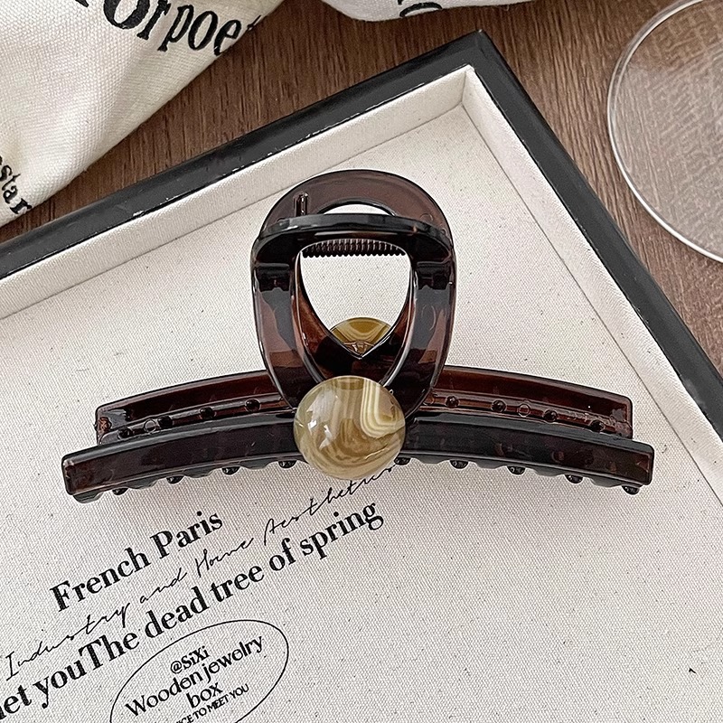 Serie de café de leche clip de pelo grande clip de tiburón hembra cuchara trasera updo simple temperamento clip de pelo moda accesorios para el cabello al por mayor