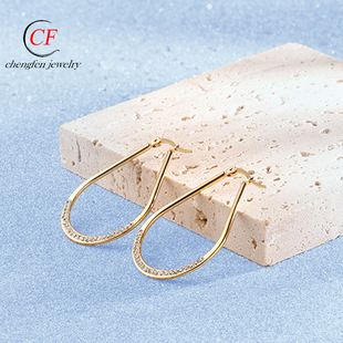��ˇ�͹���Ʒ���P�ˮ���Π�18K��ɫ�L�����΢��ʯ�E�A���h