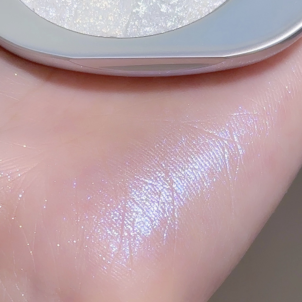 INSFANY Shell Highlight Sparkling Clear Face Brightening and Modifying Natural Three-dimensional Eye color-changing glitter Powder Eyeshadow undefined
