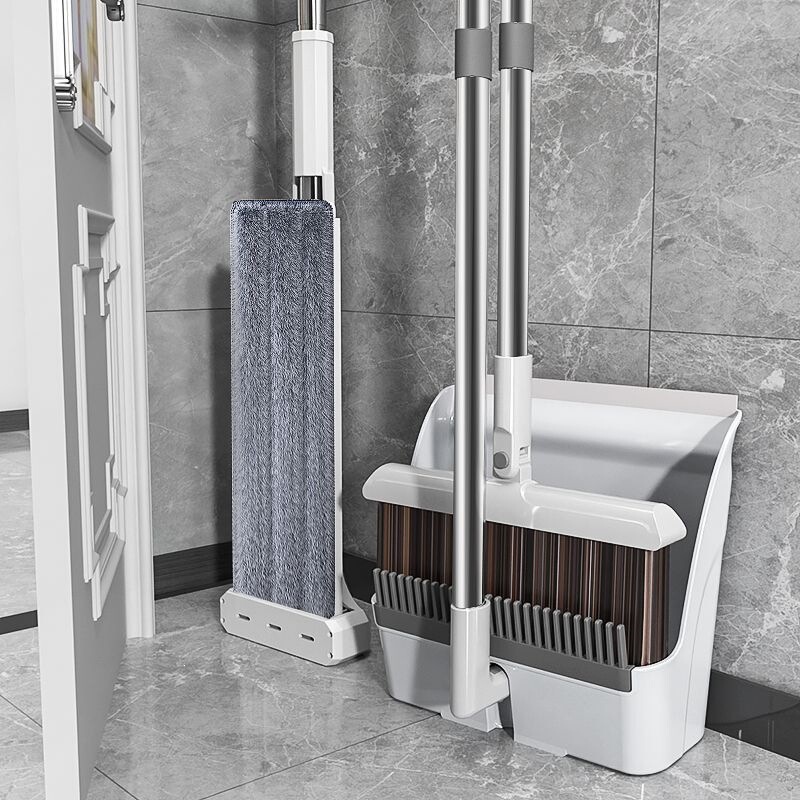 New hands-free flat mop and broom set, a three-piece set for household use, a versatile wet and dry mop for efficient floor cleaning, durable for home use New hands-free flat mop and broom set, a three-piece set for household use, a versatile wet and dry mop for efficient floor cleaning, durable for home use