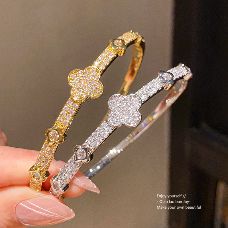 18K Real Gold Electroplated Zircon Flower Buckle Bracelet European and American Elegant Versatile Bracelet Accessible Luxury High-End Jewelry for Women