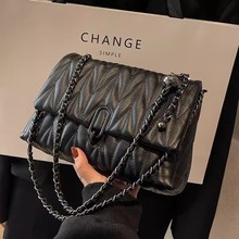 �n���r�аٴ�Ůʿ�μ�С����Ůб��߼�����񽑾�С���L朗l����
