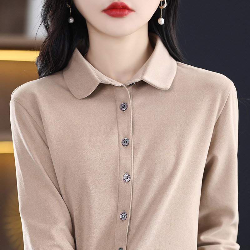 Elegant camel (de Velvet)