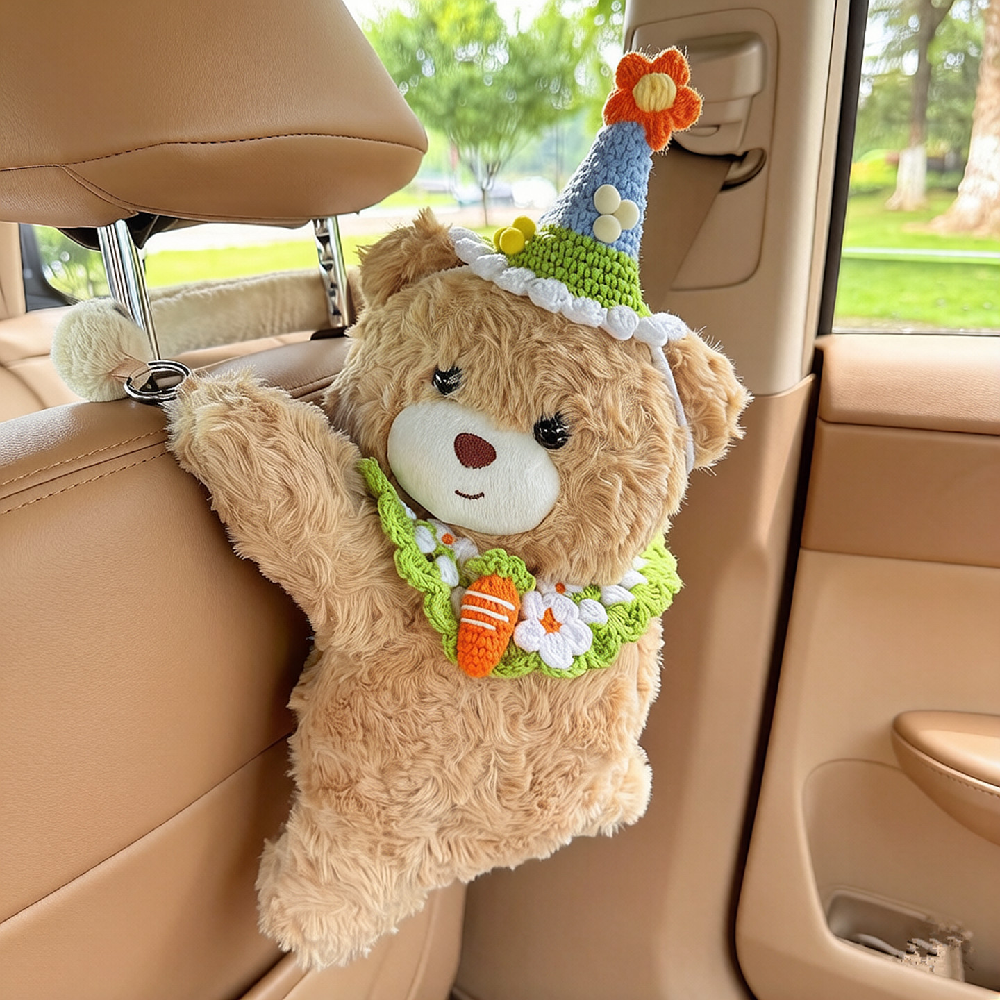 Creative car tissue box, cute cartoon tissue holder for car, hanging high-end decorative item, car tissue hanging bag