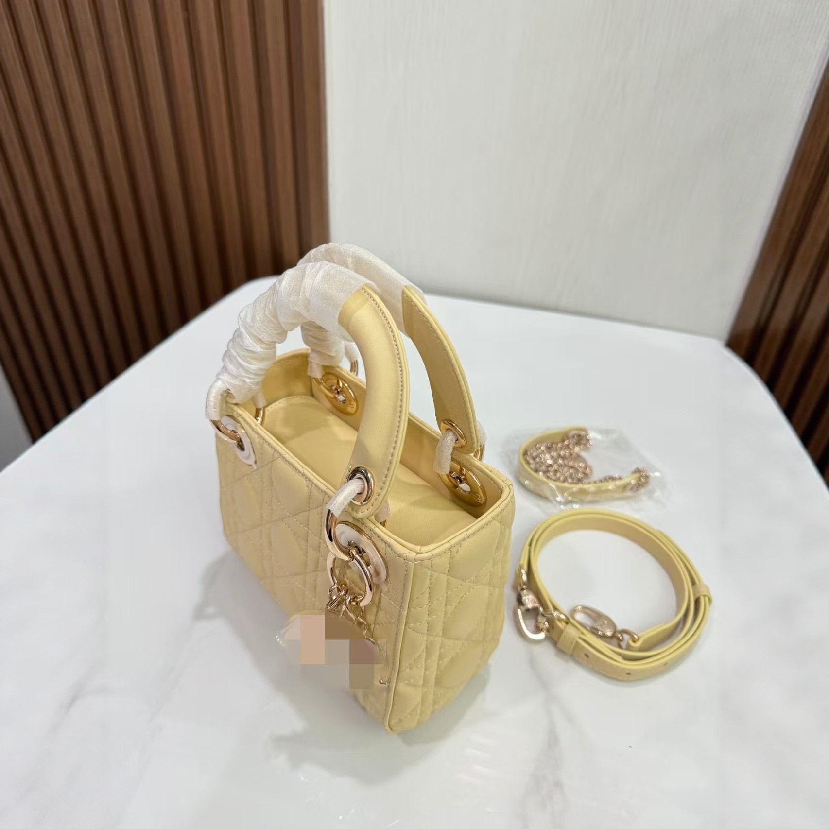 D-Style Cross-Border Lady's Lambskin Handbag, Quilted Small Square Bag, Fashion Versatile Shoulder, Hand-Carry And Crossbody Bag - Thumbnail 2