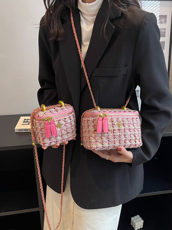 Paquete de tela de viento de fragancia mini bolso de cadena para mujeres 2025 nuevo nicho caja de diseño pequeño bolso cuadrado bolso de mochila versátil