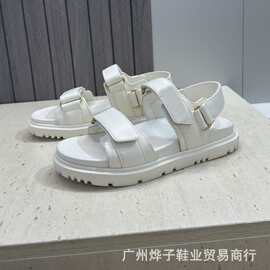 跨境大码女鞋2026年新款夏季百搭魔术贴外穿时尚防滑网红沙滩凉鞋