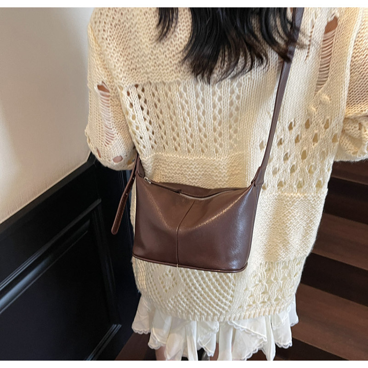 Korean commuter versatile underarm bag for women 2025 New summer fashion dumpling bag Niche single-shoulder crossbody bag trend undefined