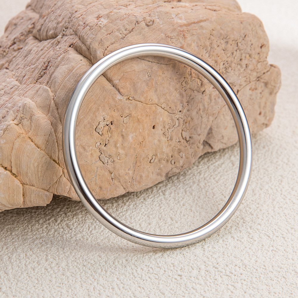 PVD Coated Real Gold Plated Solid Color 304 Stainless Steel Retro Waterproof Non Tarnish 304 Stainless Steel Bangle display picture 3