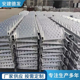 脚手架;盖板及沟盖;井盖