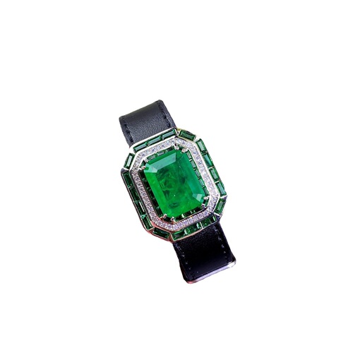 Brand New Elegant Craftsmanship Emerald Pendant Necklace with Cotton, High-End Crystal Green Diamond Watch Strap Bracelet