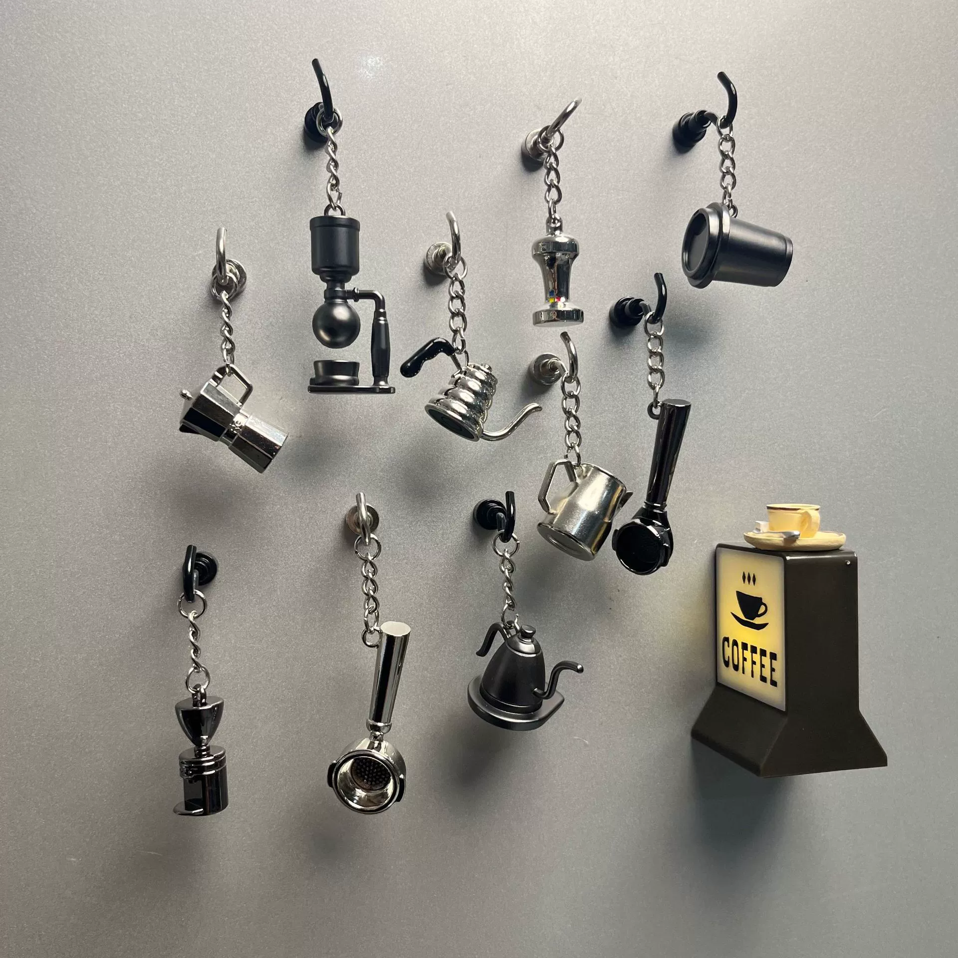 Миниатюрный ручной магнит для холодильника в виде кофейника, европейский стиль, брелок с крючком, креативный подарок для кофеварки Мока.