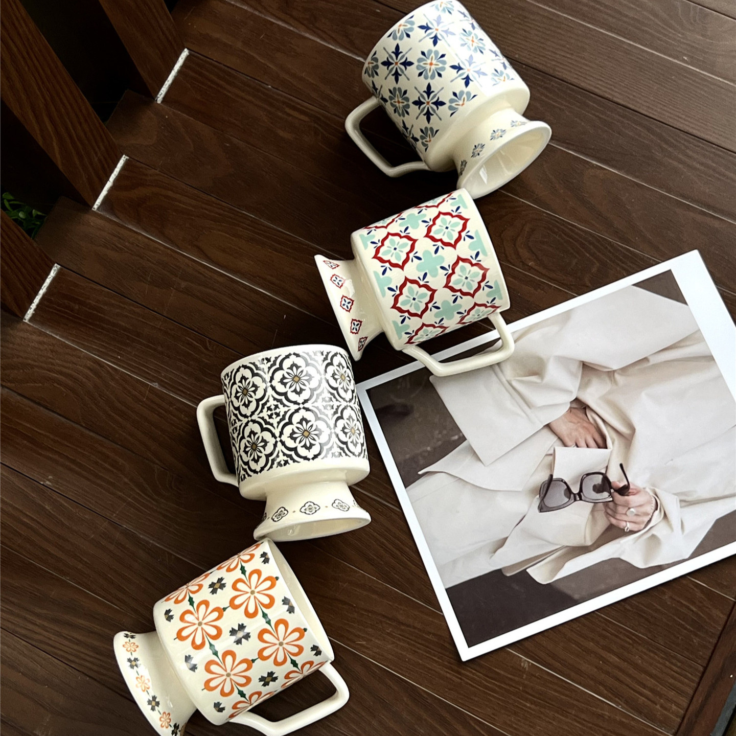 Taza de cerámica retrógrada personalizada nicho de diseño de taza de pie alto de ladrillo de oficina mujer bebida taza de regalo de mano