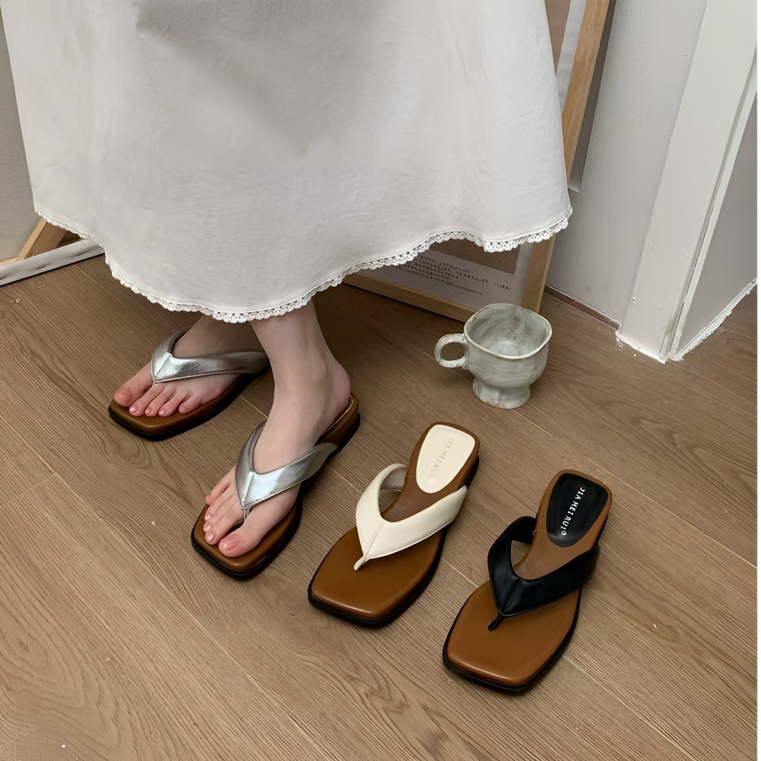 Beach Flip-Flops for Women, Perfect for Summer Dresses, 2026 Fashionable Outdoor Versatile Sandals, Vacation Thong Sandals