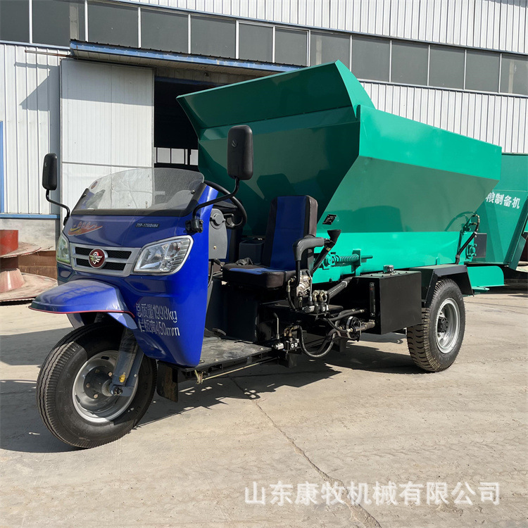 3立方柴油三轮撒粪机 干湿两用撒肥机 全自动撒粪车