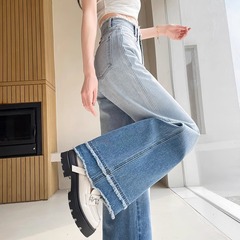 グラデーションの広脚ジーンズの女性2025春は足をつけずに肉を隠して痩せている腰が垂れ下がっている感じがします。