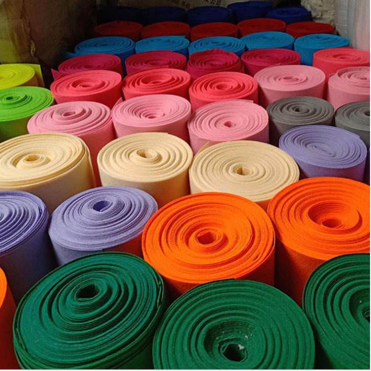 【戟绒布】涤纶短纤多色不织布柔软针刺毛毡布背胶自粘无纺布