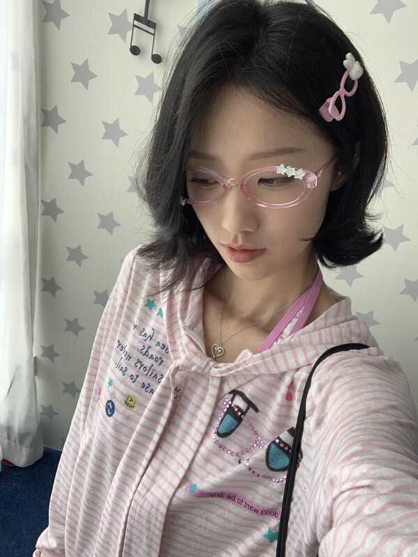 Shipped Already # Original Craftsmanship + Rhinestones + Double-Layered Hood [Guangzhou Lyocell Fabric] Hooded Sun Protection Cover-Up for Women