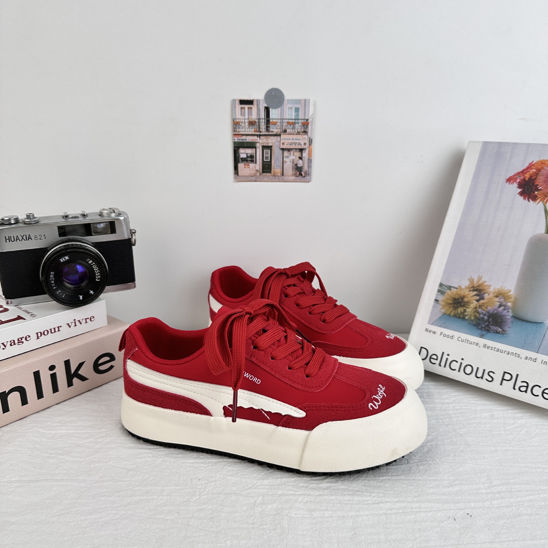 6667 zapatos de suela gruesa para mujeres 2025 nuevo nicho de diseño Hong Kong chic cabeza redonda moda retro versátil zapatos de entrenamiento alemán