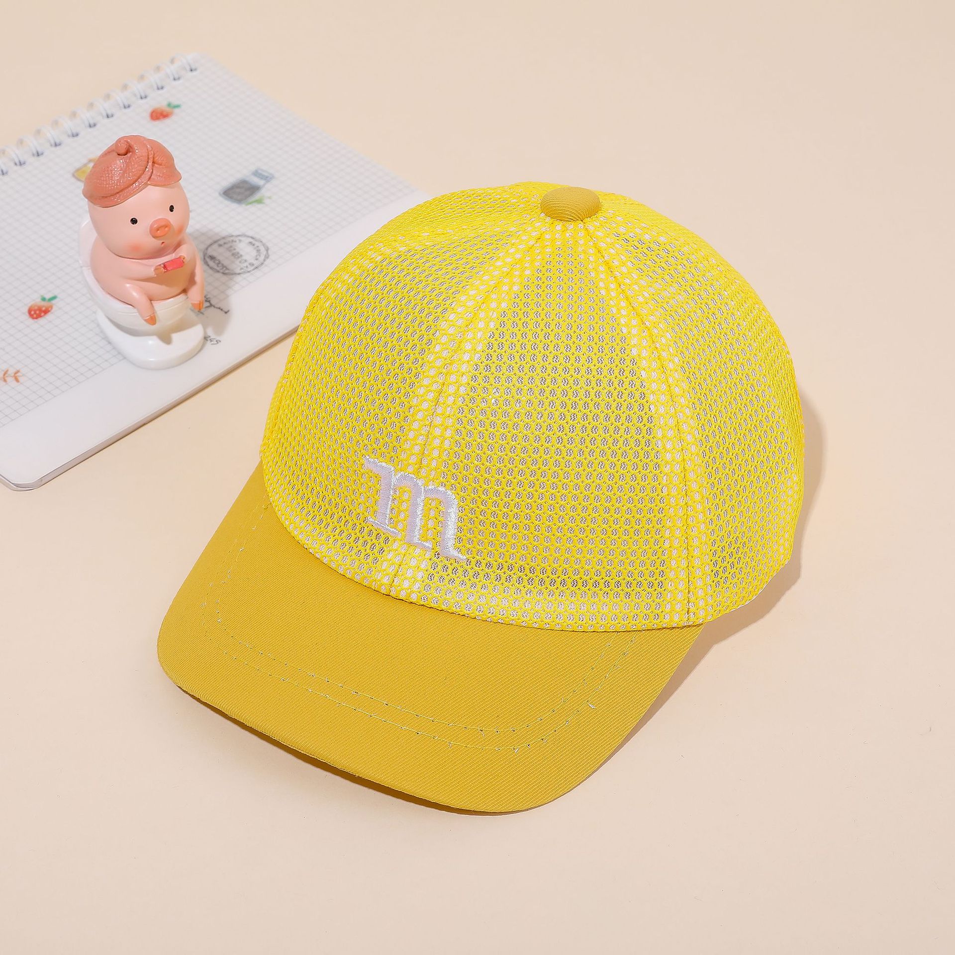 Sombrero estilo coreano de moda de los niños de ala corta gorra de béisbol deportes al aire libre de las niñas bordado M casquillo visera sombrero para el sol