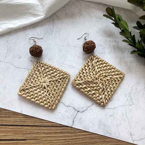 Retro forest grass and rattan woven handmade earrings, bohemian resort style earrings, women's ethnic style summer ear accessories