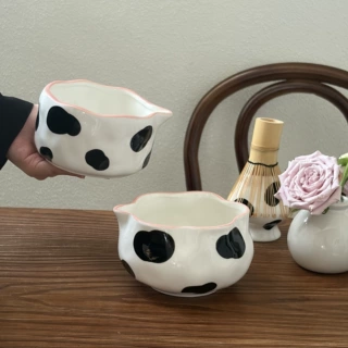 ins风 新款手绘奶牛斑斑花瓣陶瓷抹茶碗 陶瓷抹茶碗带嘴茶筅套装