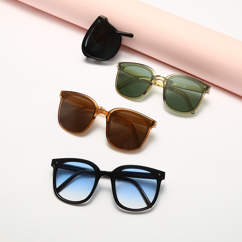 New Style Foldable Sunglasses for Women, Fashionable for Driving, Sun Protection, Outdoor High-Definition Sunglasses for Men, Anti-Glare, Slimming Effect for Large Faces