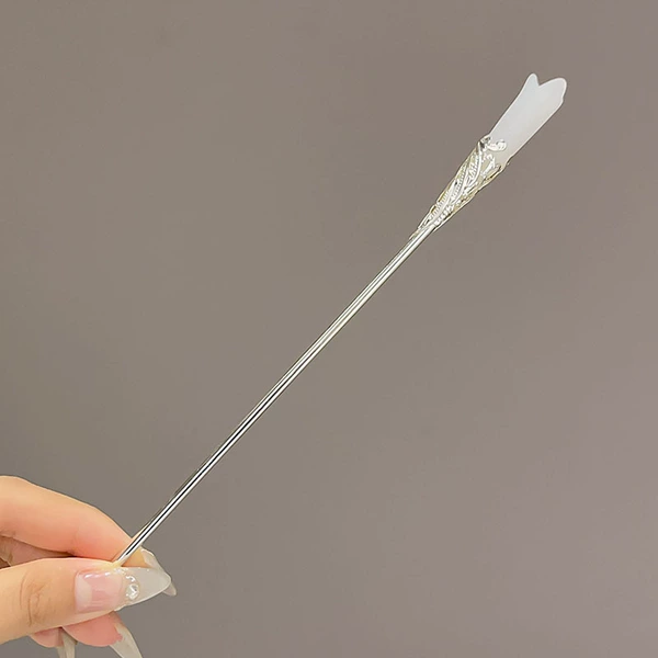 Magnolia hairpin - about 18cm