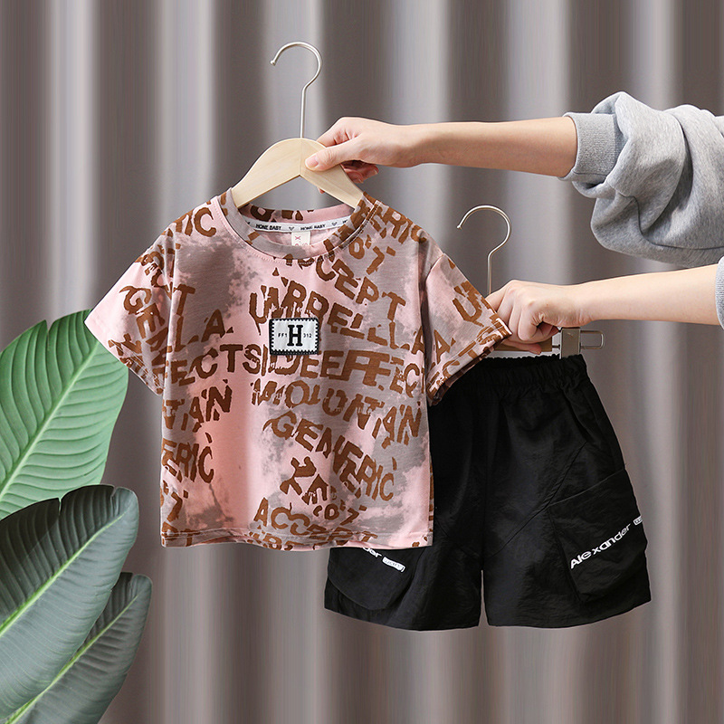 7285 Traje de verano para niños Camiseta de manga corta con estampado de letras delgadas Traje de dos piezas 2025 Nueva ropa de verano para niños