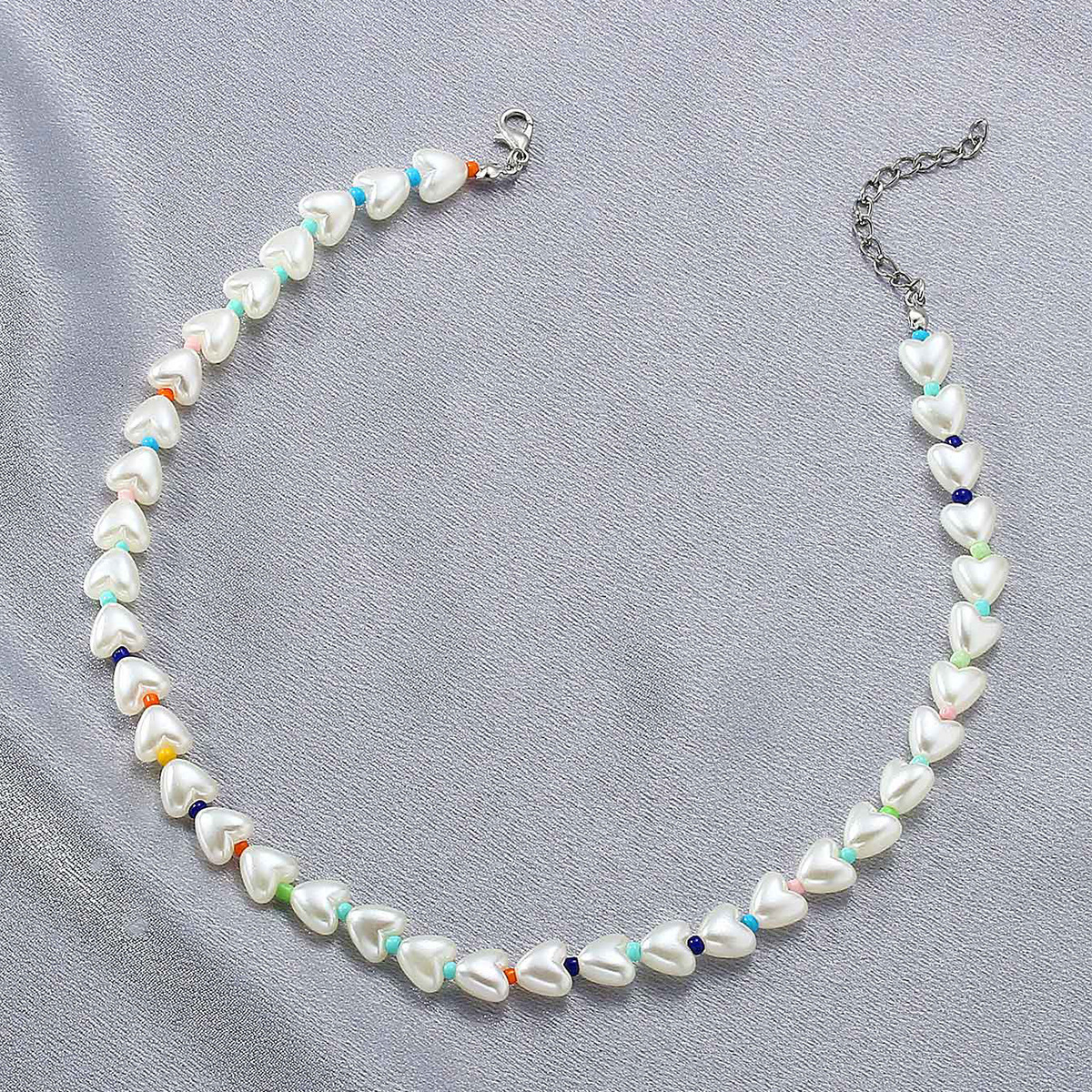 Neue Herz-perlen-kurzhalskette Europäische Und Amerikanische Modefarbe Perlen-schlüsselbein-ketten-halskette display picture 4