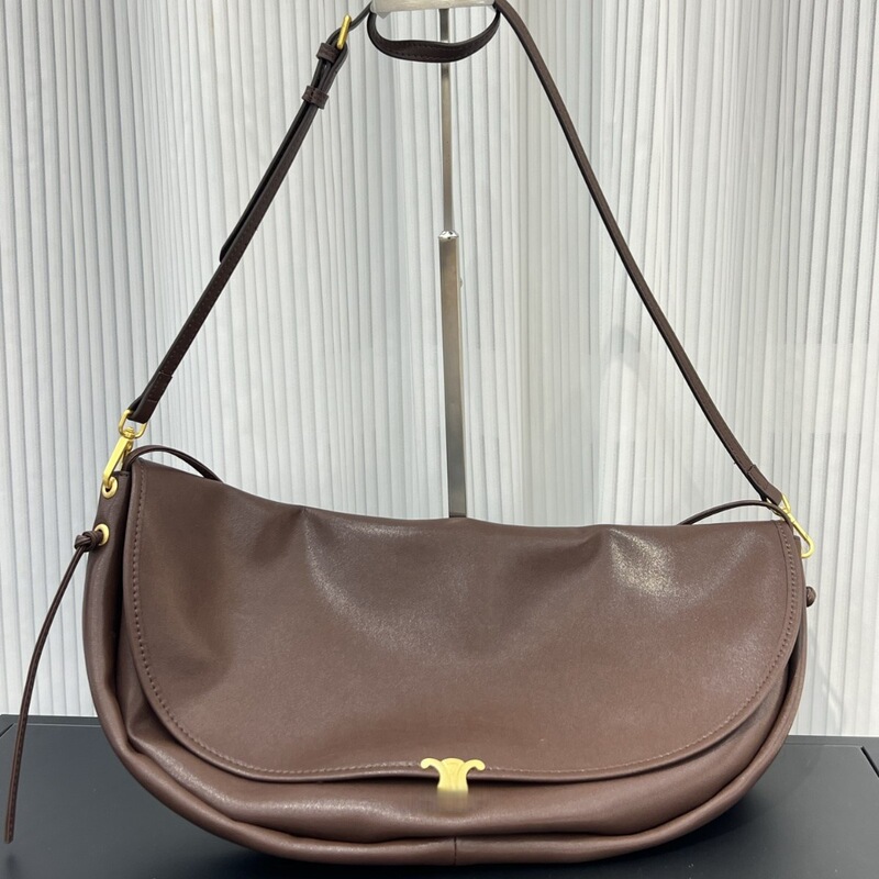 2026 Early Spring Show Model First-Layer Cowhide Saddle Bag European and American Style Genuine Leather Half-Moon Bag Relaxed Style Large Capacity Underarm Bag