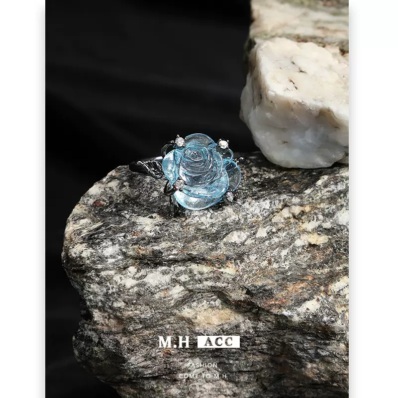 时尚ins冰透蓝玫瑰戒指女轻奢高级感锆石食指戒原创清冷个性指环