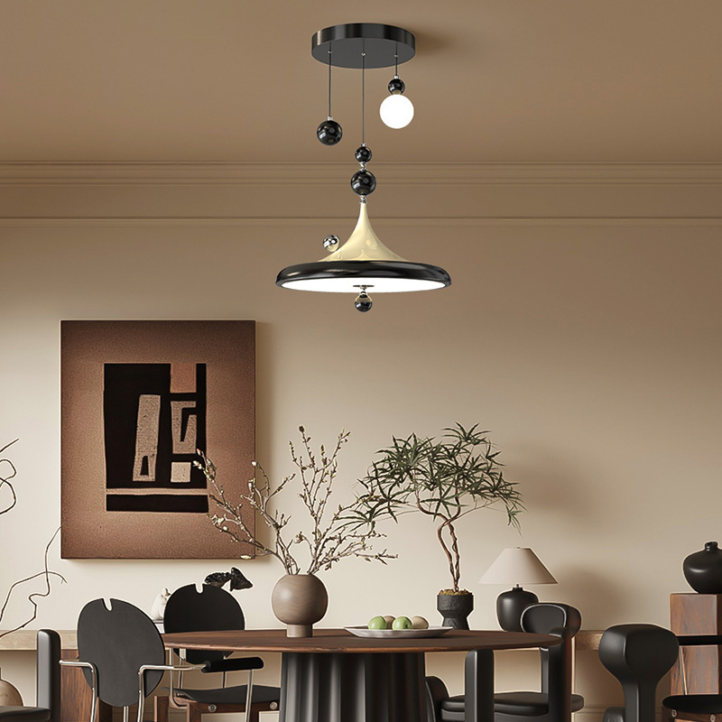 Lámparas de mesa de comedor de color桃ar lámpara de mesa de arte lámpara de hierro creativa estudio retro medieval esfera antigua lámpara de mesa estilo francés