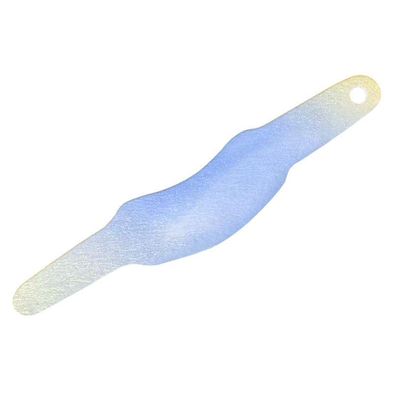 艾草の蒸気は腕を温めて赤ちゃんを温めてゆっくりとしています。|undefined