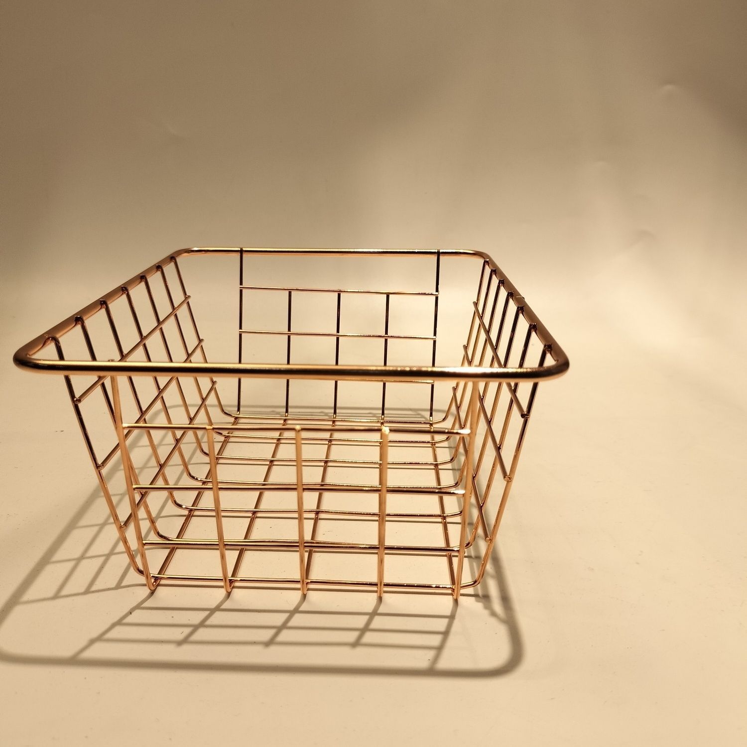 ins canasta de almacenamiento de hierro forjado, cosméticos, bocadillos, artículos de cocina, malla de almacenamiento de escritorio, canasta de almacenamiento simple, gran capacidad