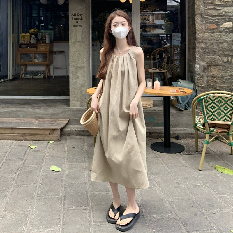 Французское платье без рукавов с воротником на бретельках для женщин, летнее новое стильное маленькое свободное платье в стиле морского курорта, длинное платье