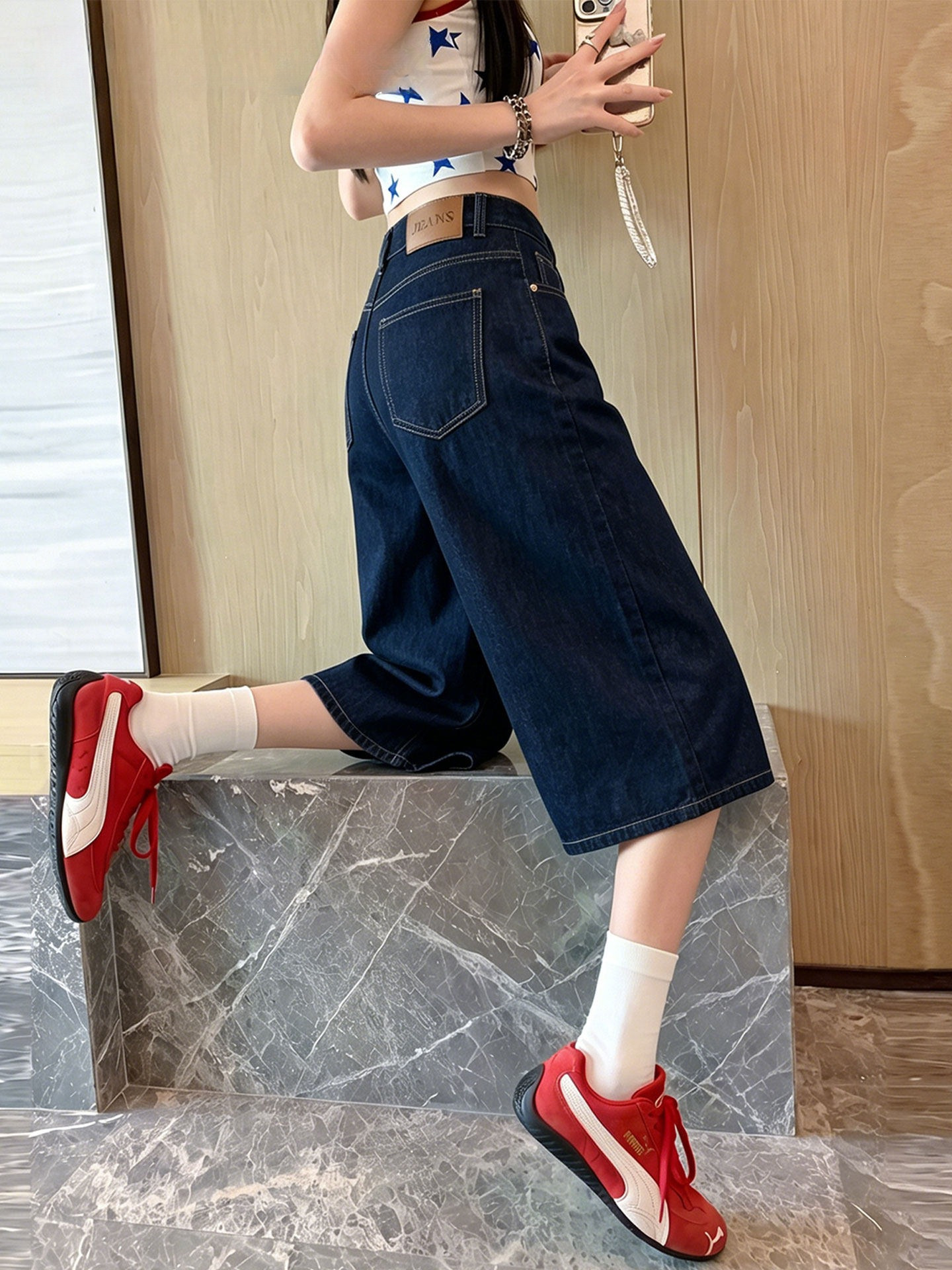 Qadın üçün tünd mavi lyocell denim şort, yay üçün nazik