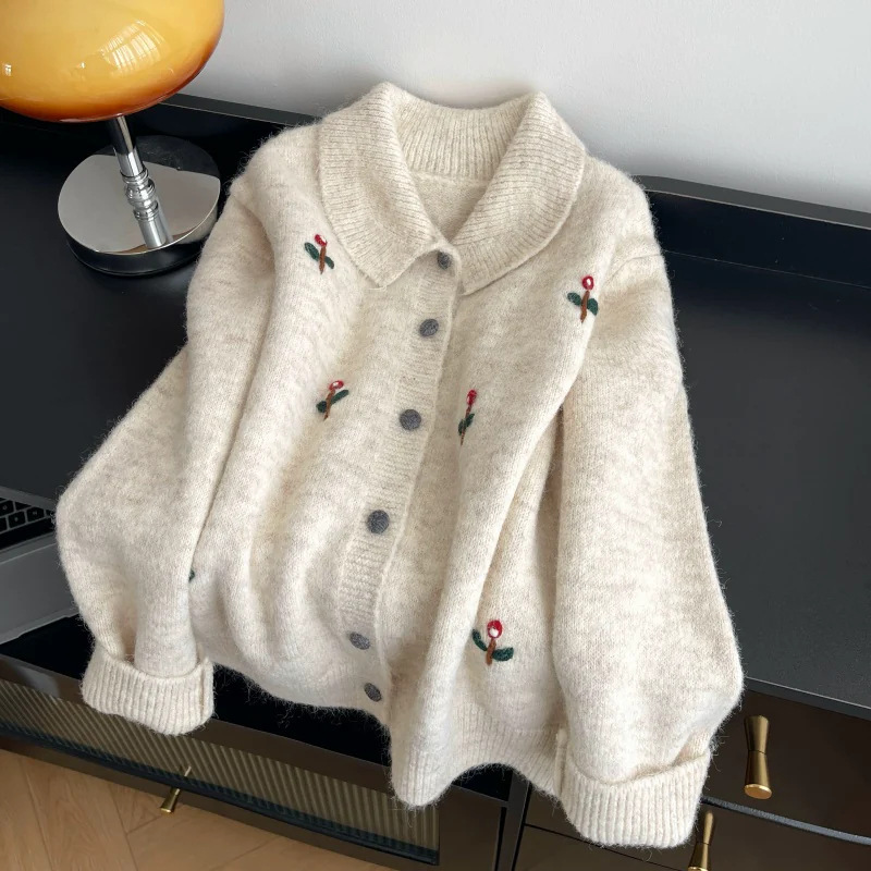 Stunning embroidered lapel sweater coat for women, 2026 new winter collection, plus-size knit cardigan top Stunning embroidered lapel sweater coat for women, 2026 new winter collection, plus-size knit cardigan top
