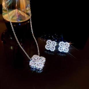 Manufacturer's 2024 New Trendy Rhinestone Four-Leaf Clover Earrings, Gentle and Exquisite Niche Design, Accessible Luxury and Direct Sales
