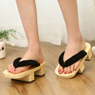 Factory direct summer sandals Japanese clogs men's lovers cos tung burned two-tooth clogs slippers