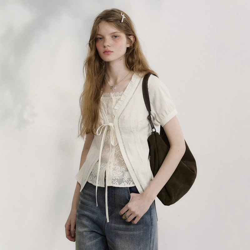 Lolol "Cloud Peony" Fake Two-Piece Short-Sleeve Shirt for Women, 2026 New Model, White Slimming Lace Top Lolol "Cloud Peony" Fake Two-Piece Short-Sleeve Shirt for Women, 2026 New Model, White Slimming Lace Top