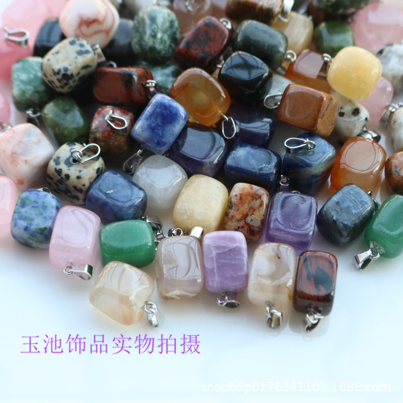 Colgante de cristal natural pequeño cuadrado rosa verde dongling ágata rojo colgante irregular pendientes collar accesorios diy